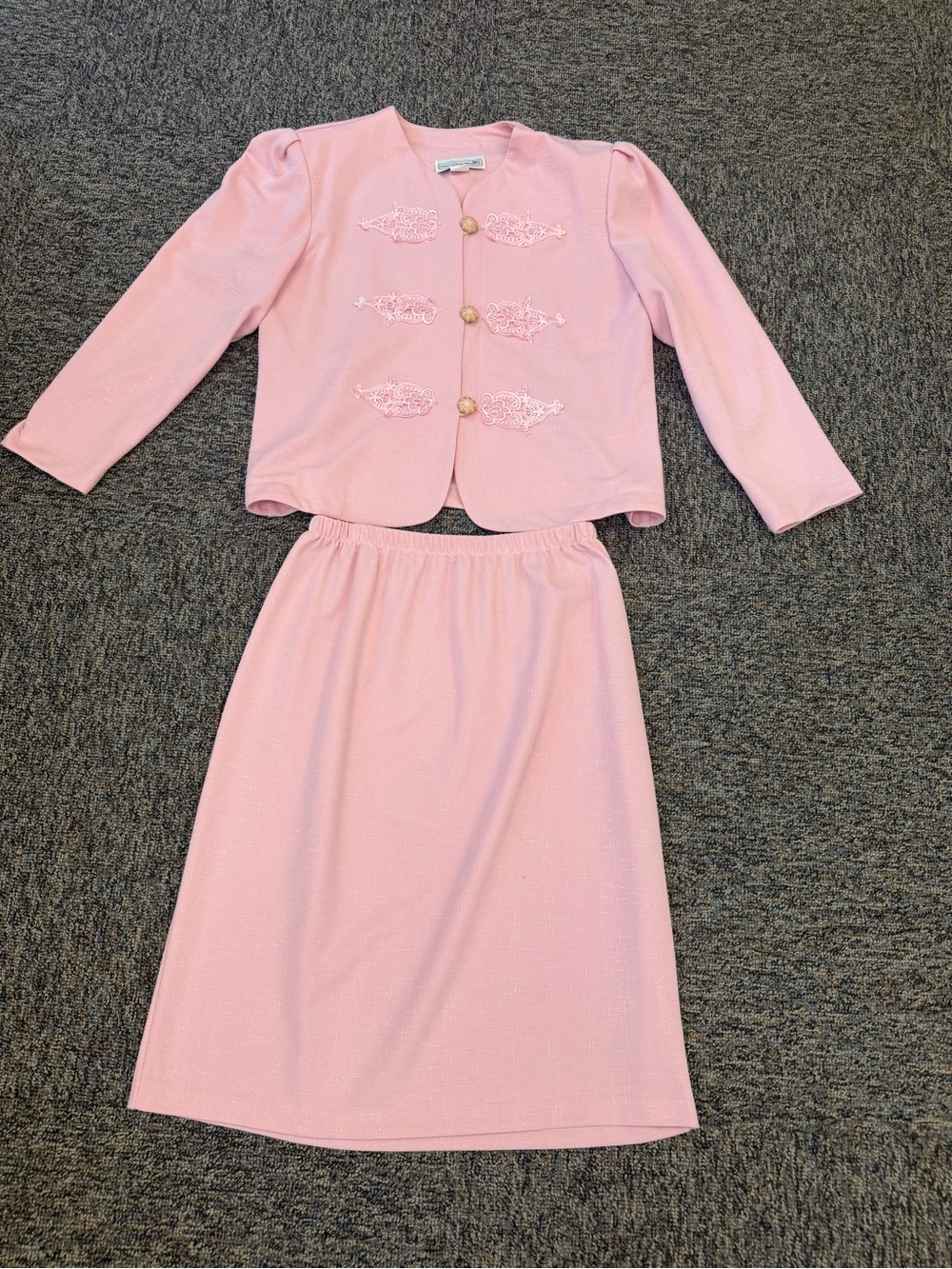 Vintage Pablo Collection Women’s Pink Two-Piece Jacket and Skirt Embroidered 16P